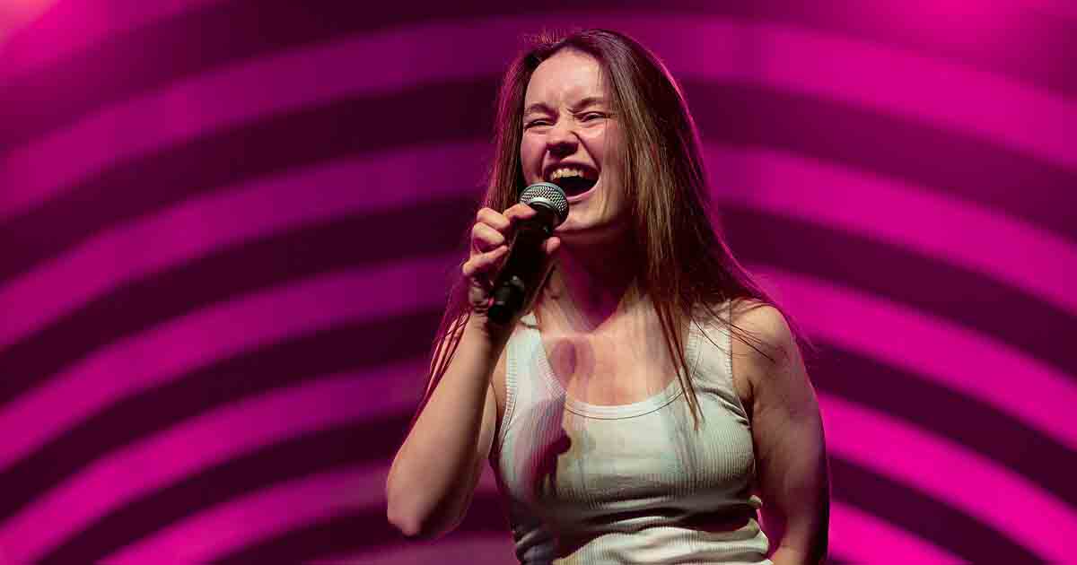 Sigrid live in concert