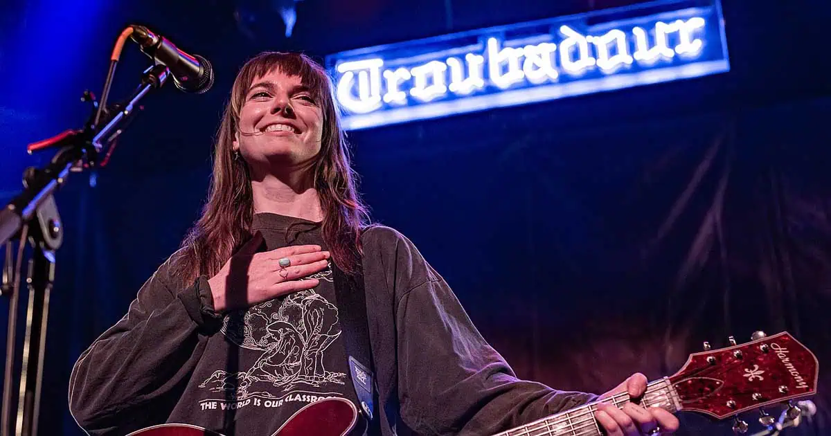 angie mcmahon live on concert