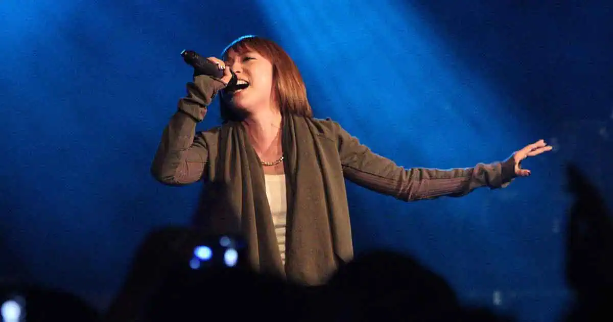 eir aoi live in concert