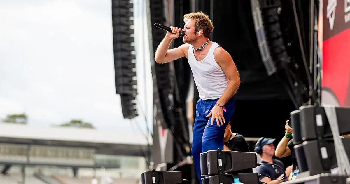 enter shikari live in concert